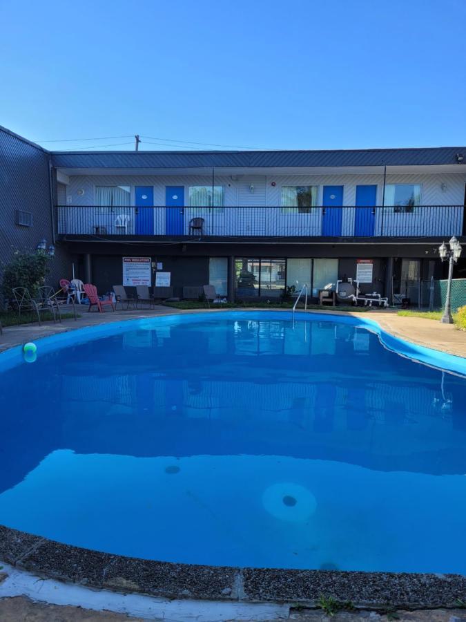 7 Nights Hotel 2*