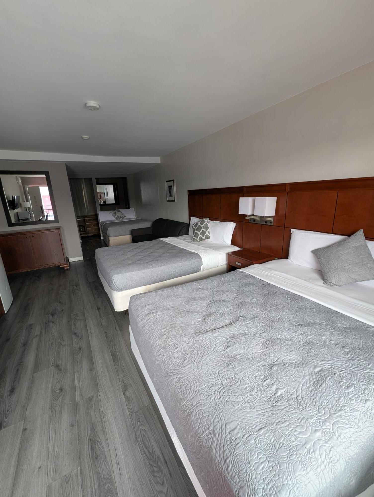 Hotel 7 Nights Niagara Falls
